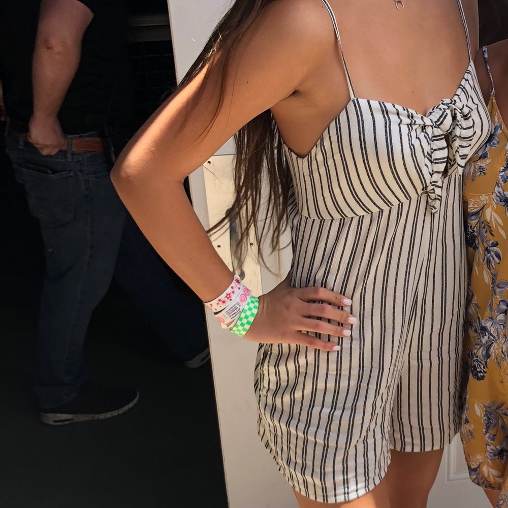 Cute billabong romper